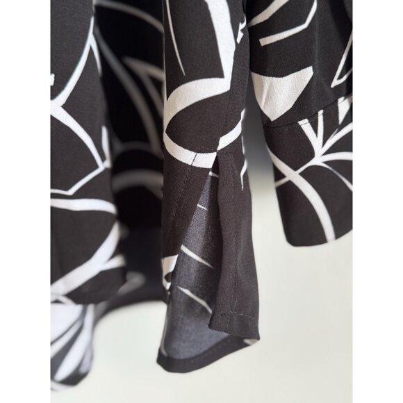 Catherines Women’s Pleated Floral Button Up Top Size 2X Black Long Sleeves Artsy - Picture 9 of 12